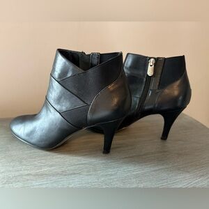 Adrienne Vittadini black leather ankle boots